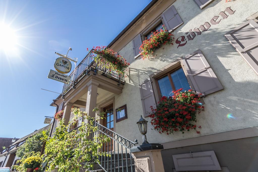 Hotel Loewen Garni Oberrimsingen ภายนอก รูปภาพ