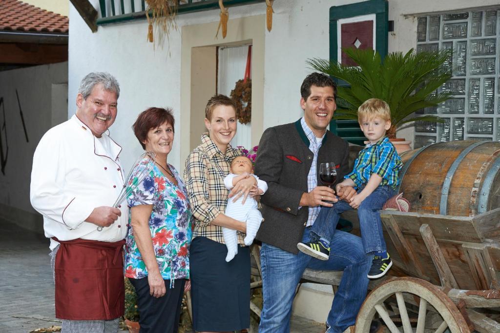 Hotel Loewen Garni Oberrimsingen ภายนอก รูปภาพ